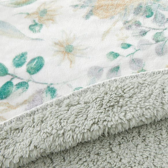 Goulburn Sherpa Throw – Image 2